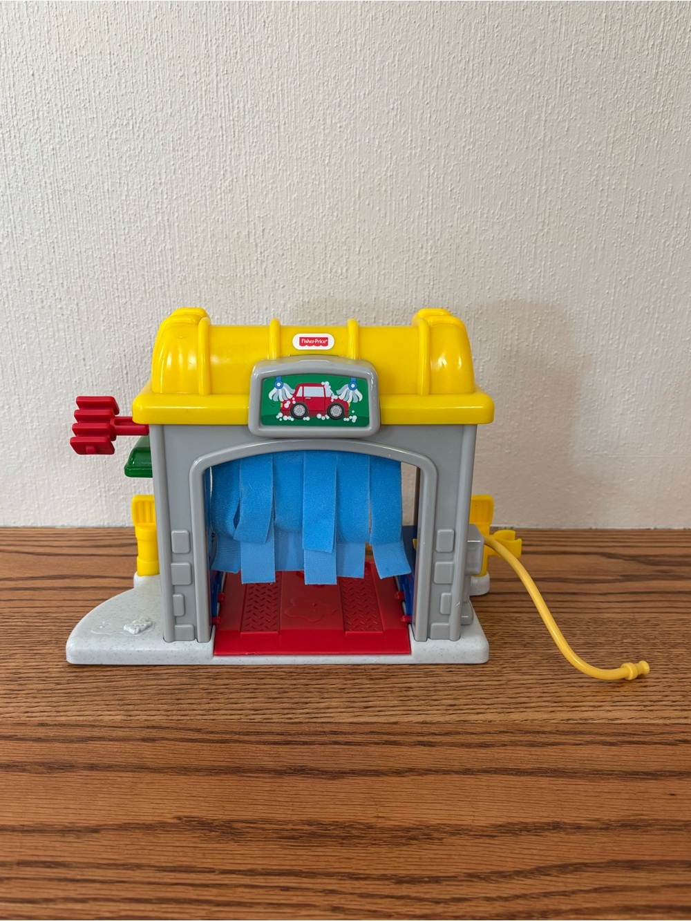 Vintage FISHER PRICE Little People Gas and Go Car Wash 2002 Pretend Play